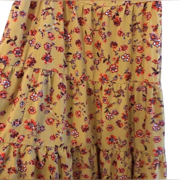 OLD NAVY NWT YELLOW FLORAL TIERED SWING DRESS WITH POCKETS SIZE MEDIUM - Picture 5 of 5